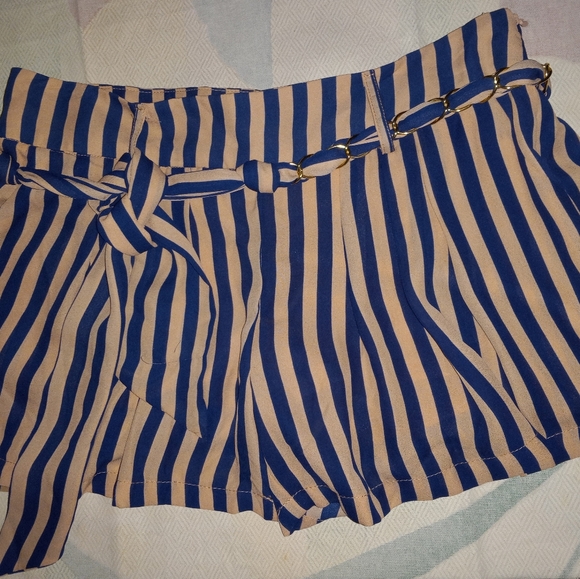 Striped Blue and Tan Shorts with Belt - Picture 1 of 6